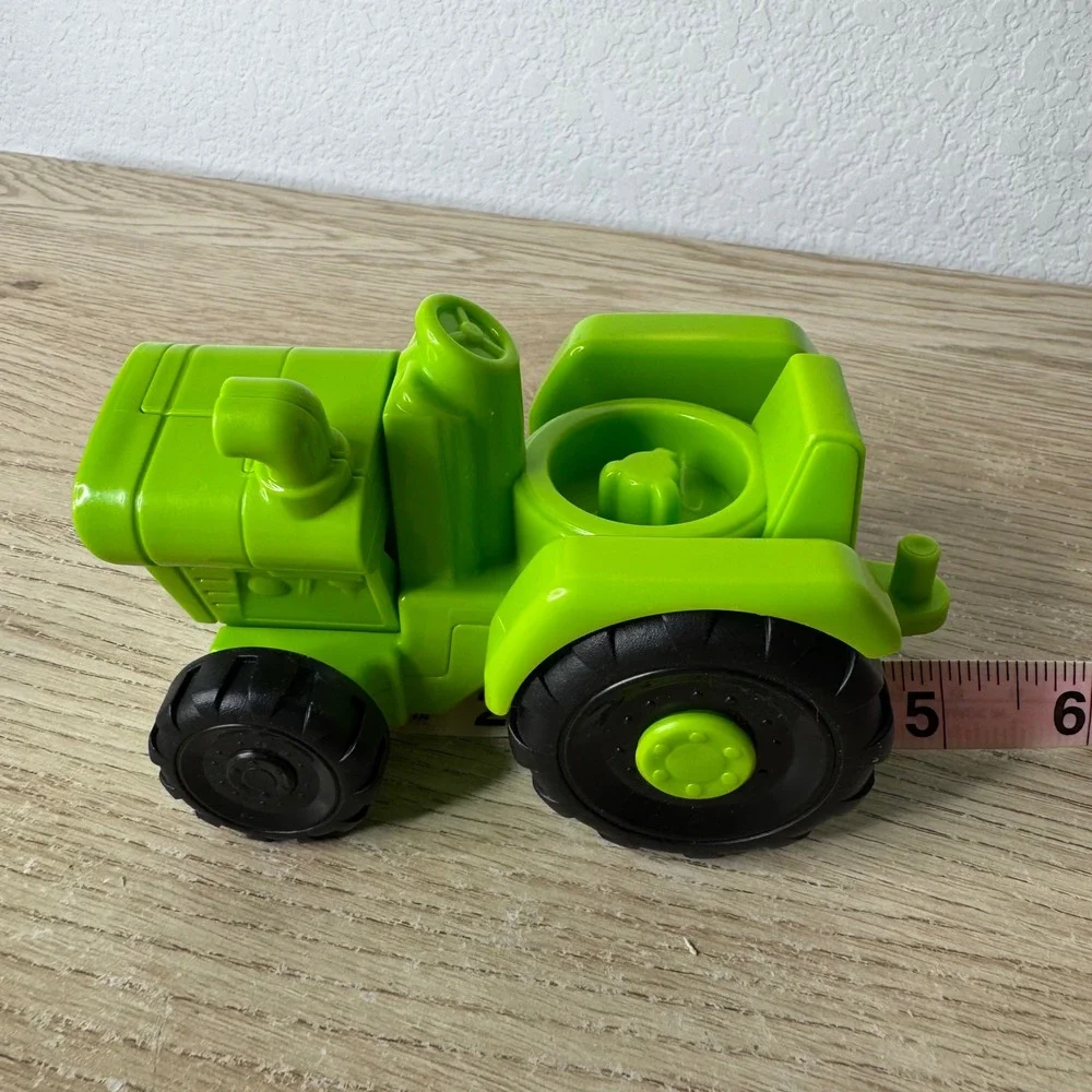 Fisher-Price Little People Red‎ Fire Truck and Helpful Harvester Green Tractor